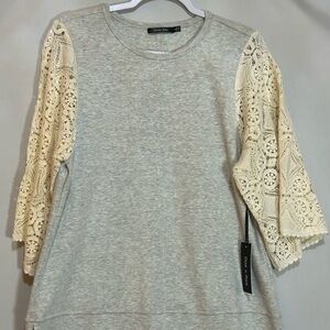 Doe & Rae Heather Gray Sweatshirt with Cream Lace Sleeves. Large
